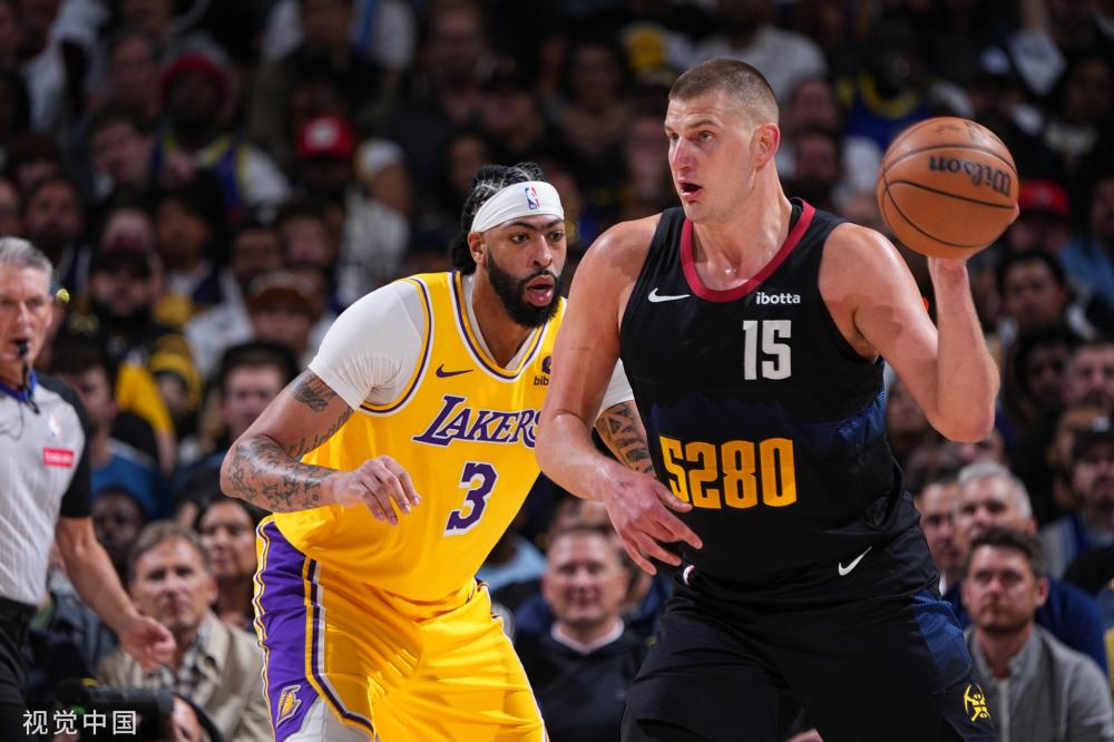 多库在球场 多库在球场