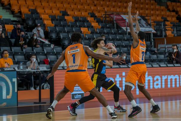 绕中轴线 绕中轴线