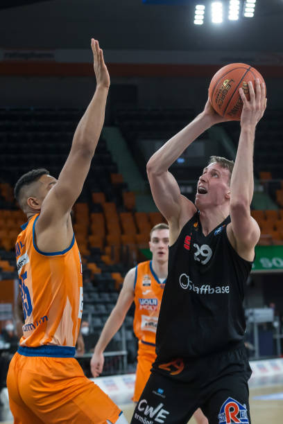 武汉三镇爆冷出局！10分钟丢2球，13场从未零封，19天3战不胜