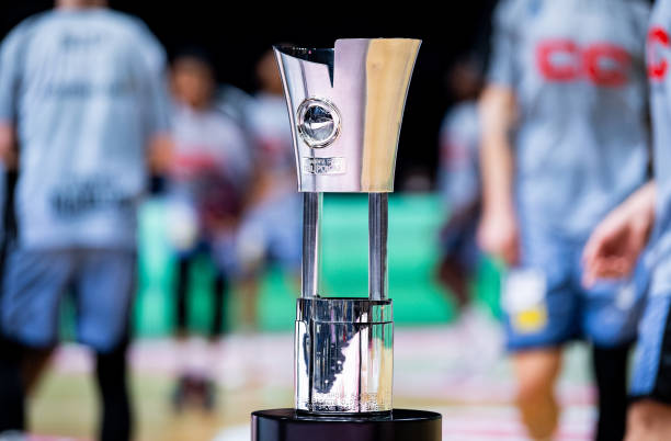 哈克斯：每个人都要好好自省从做好自己开始 我始终对球队有信心（哈克斯：做好自己、人人反思，我始终信任球队）